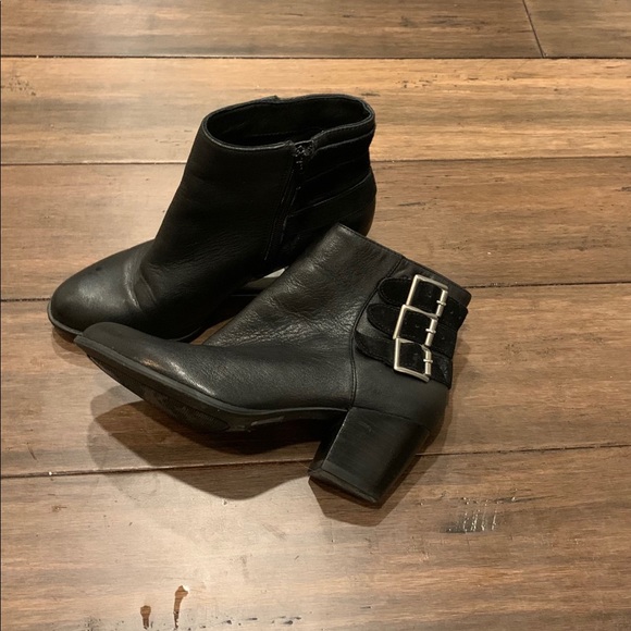 Boots - Picture 10 of 10